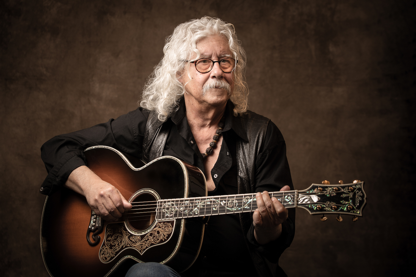 Arlo Guthrie on Boiling Guitar Strings and Making a Living in Folk