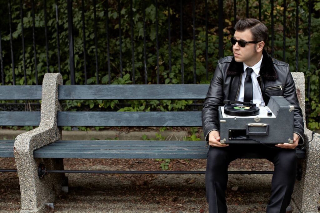 Eli Paperboy Reed (credit Rob Chamorro)