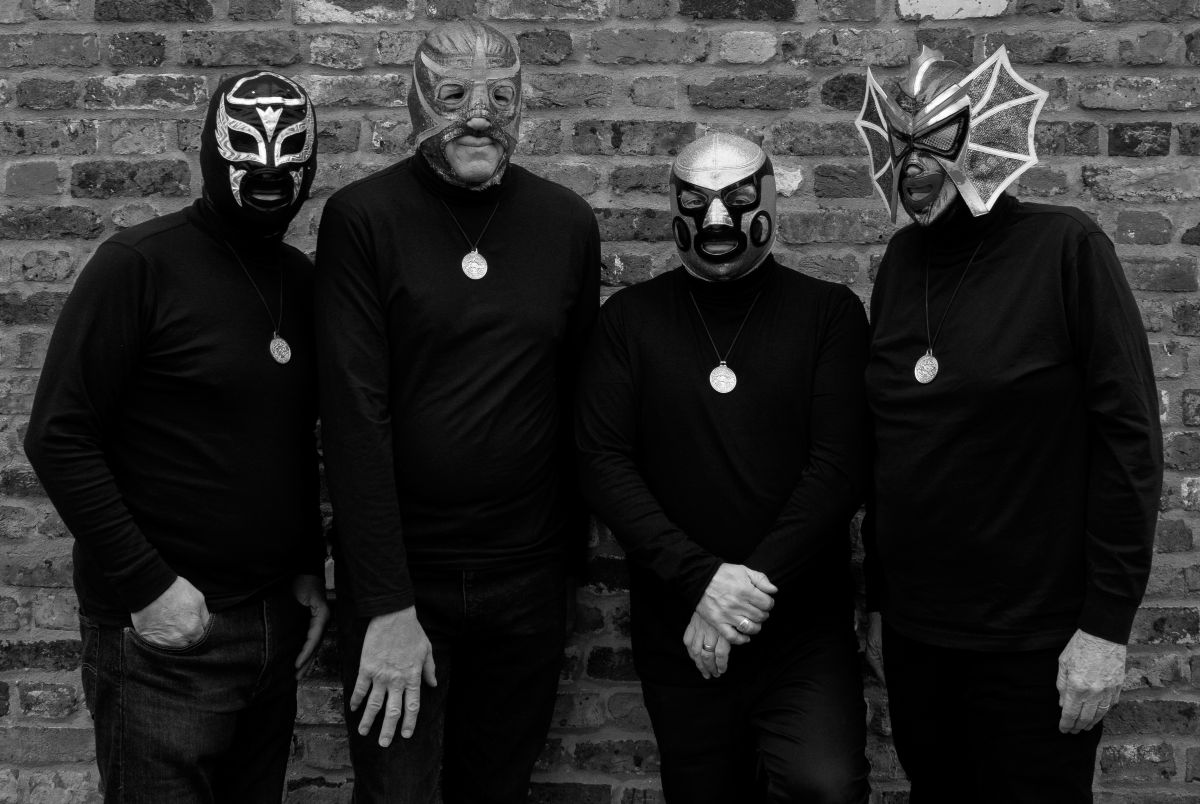 Los Straitjackets (credit Dave Brolan)