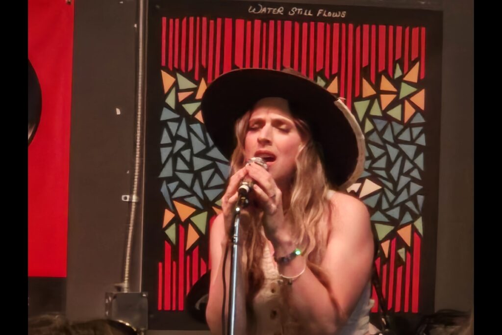 ZZ Ward